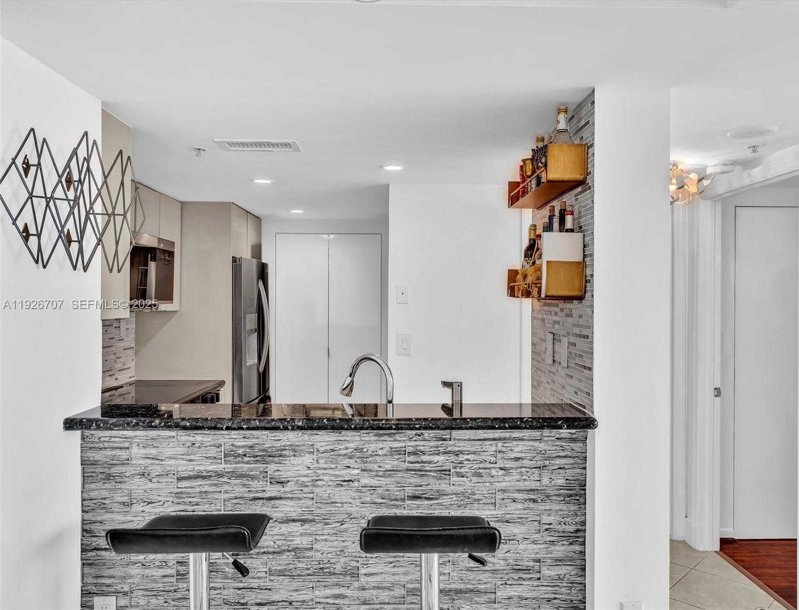 Small Image of 650 WEST AVE #1605, Miami Beach Number 19