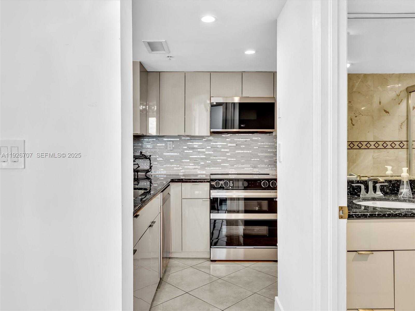 Small Image of 650 WEST AVE #1605, Miami Beach Number 48