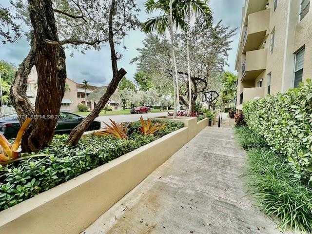 Small Image of 110 SALAMANCA AVE #206, Coral Gables Number 19