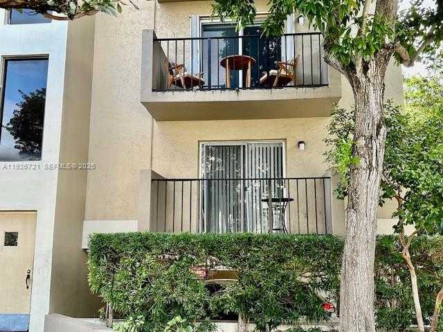 Small Image of 110 SALAMANCA AVE #206, Coral Gables Number 2