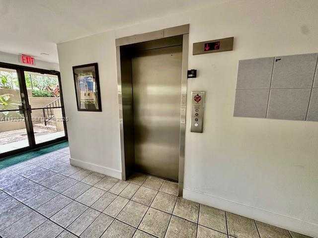 Small Image of 110 SALAMANCA AVE #206, Coral Gables Number 26