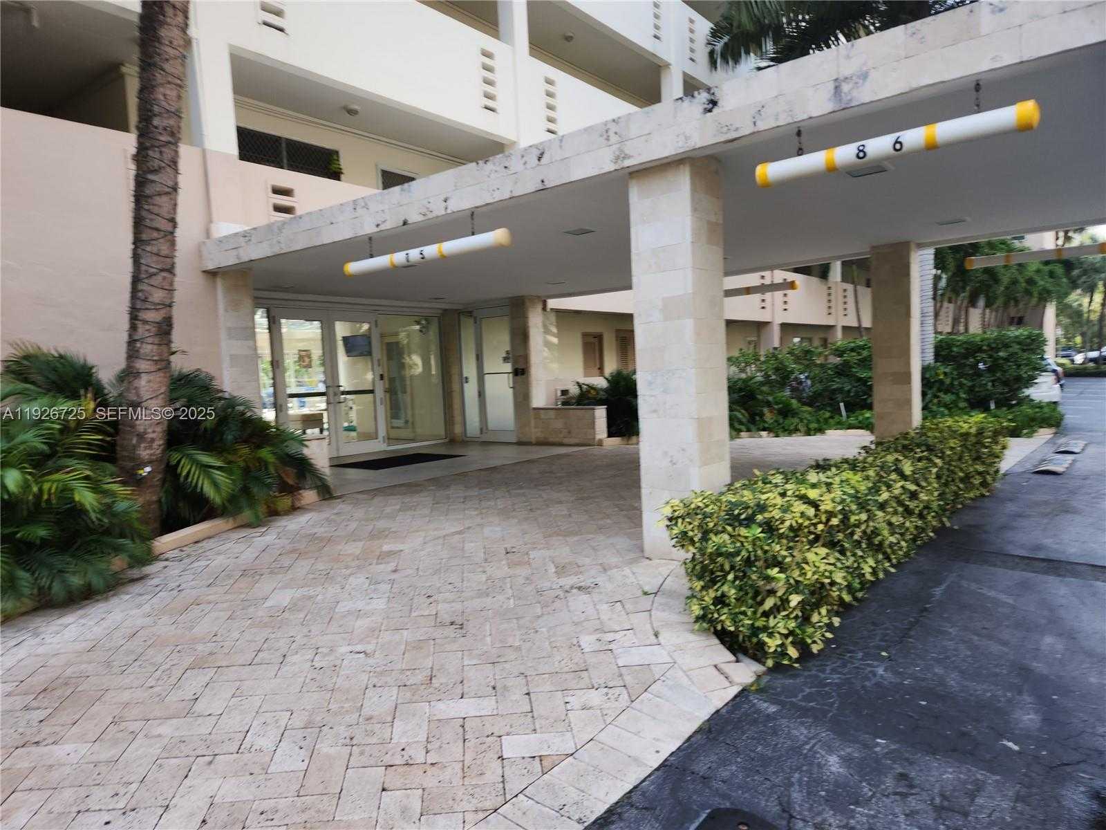Small Image of 220 KINGS POINT DR #411, Sunny Isles Beach Number 16