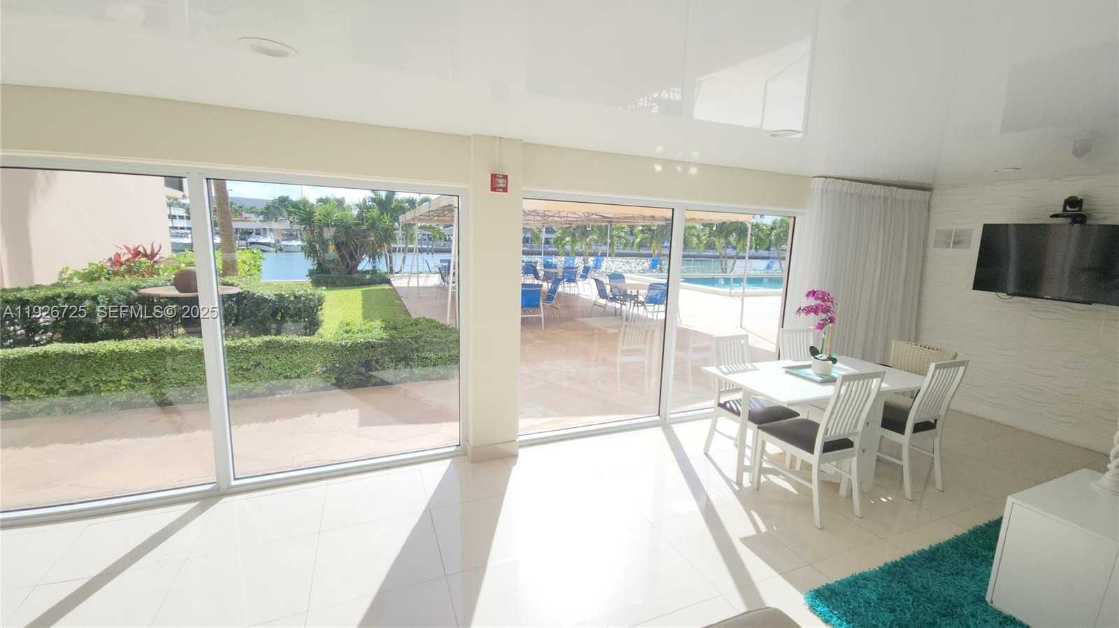 Small Image of 220 KINGS POINT DR #411, Sunny Isles Beach Number 17