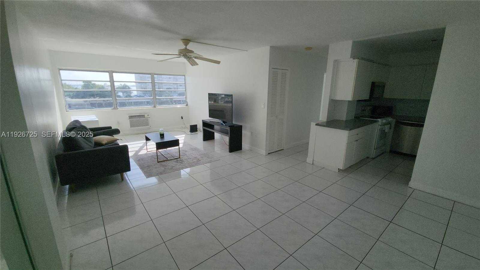 Small Image of 220 KINGS POINT DR #411, Sunny Isles Beach Number 2