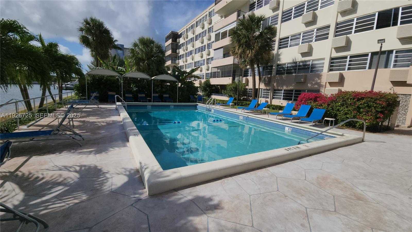 Small Image of 220 KINGS POINT DR #411, Sunny Isles Beach Number 24