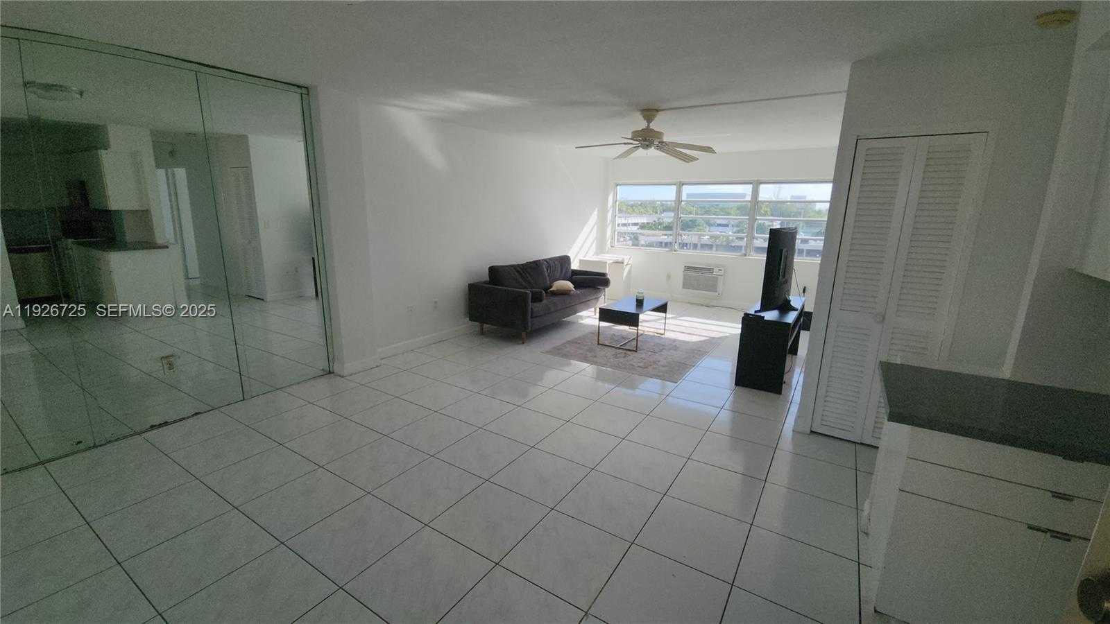 Small Image of 220 KINGS POINT DR #411, Sunny Isles Beach Number 3