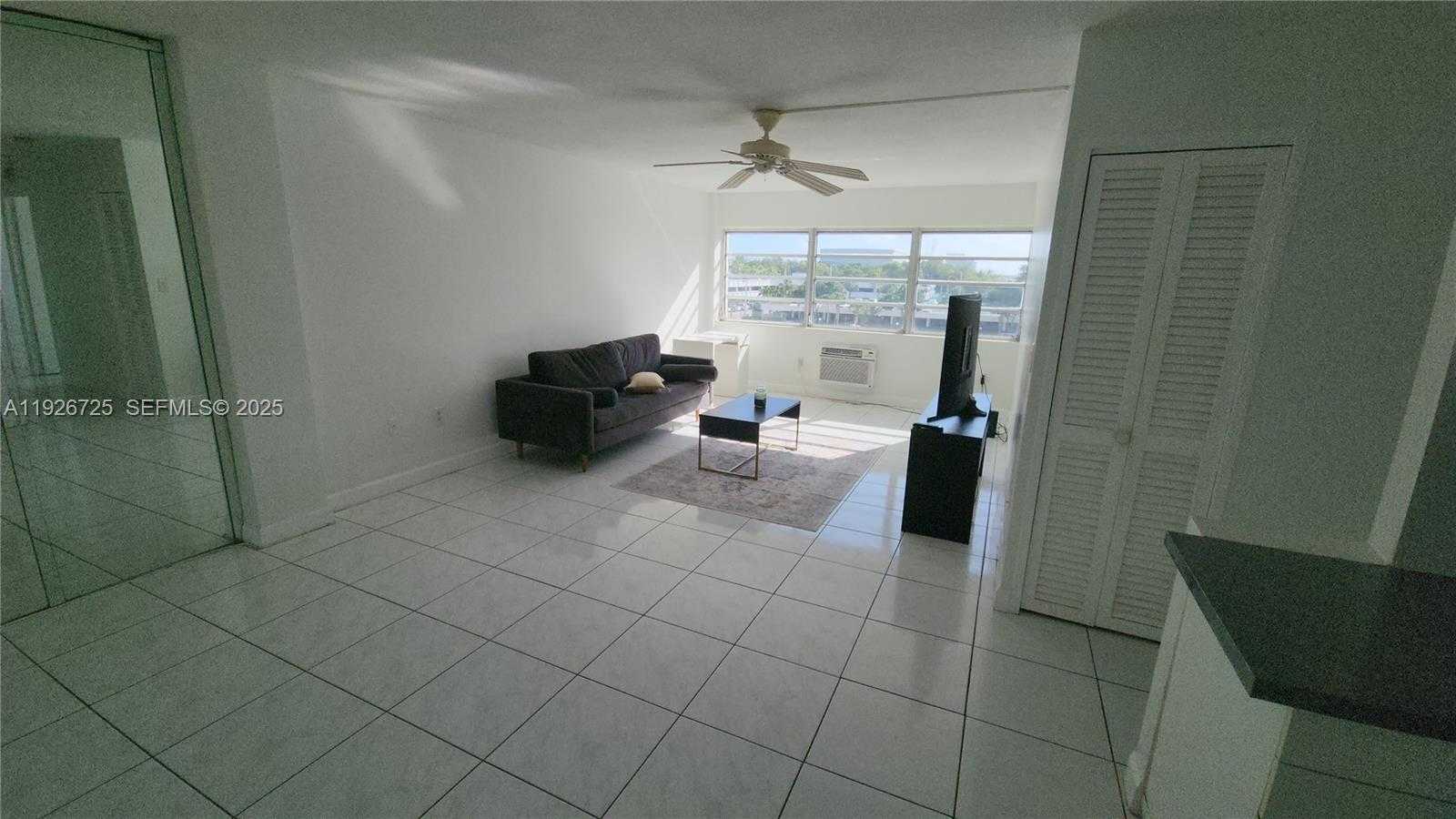 Small Image of 220 KINGS POINT DR #411, Sunny Isles Beach Number 5
