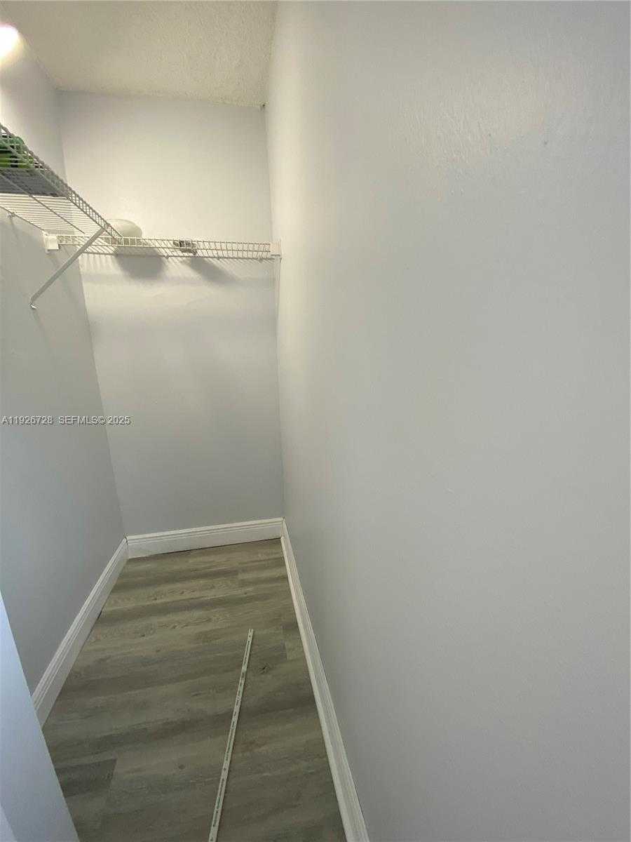 Small Image of 9375 FONTAINEBLEAU BLVD #L221, Miami Number 12