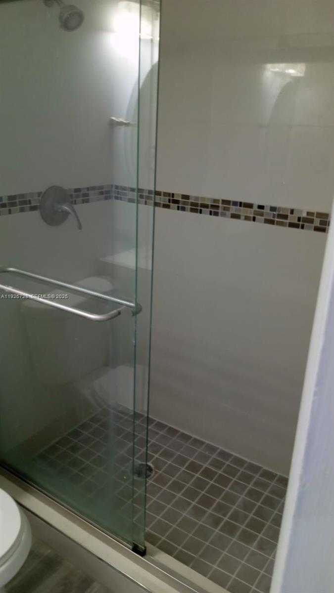 Small Image of 9375 FONTAINEBLEAU BLVD #L221, Miami Number 14