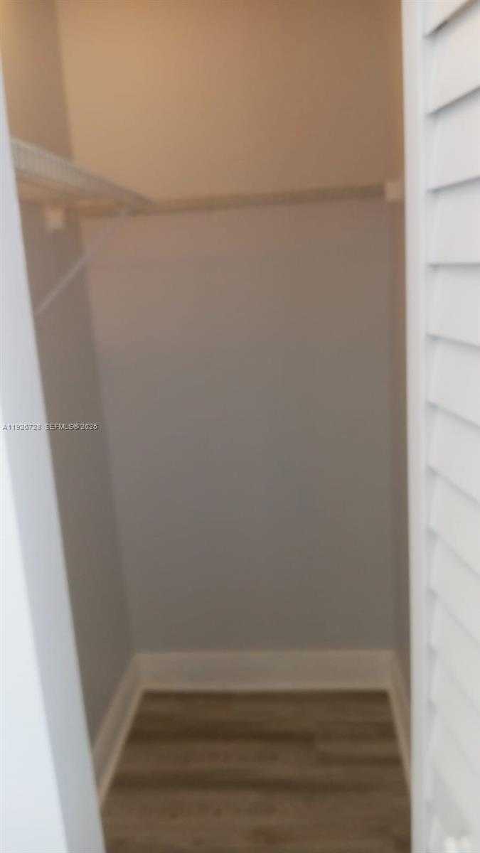 Small Image of 9375 FONTAINEBLEAU BLVD #L221, Miami Number 17