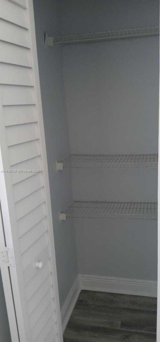 Small Image of 9375 FONTAINEBLEAU BLVD #L221, Miami Number 18