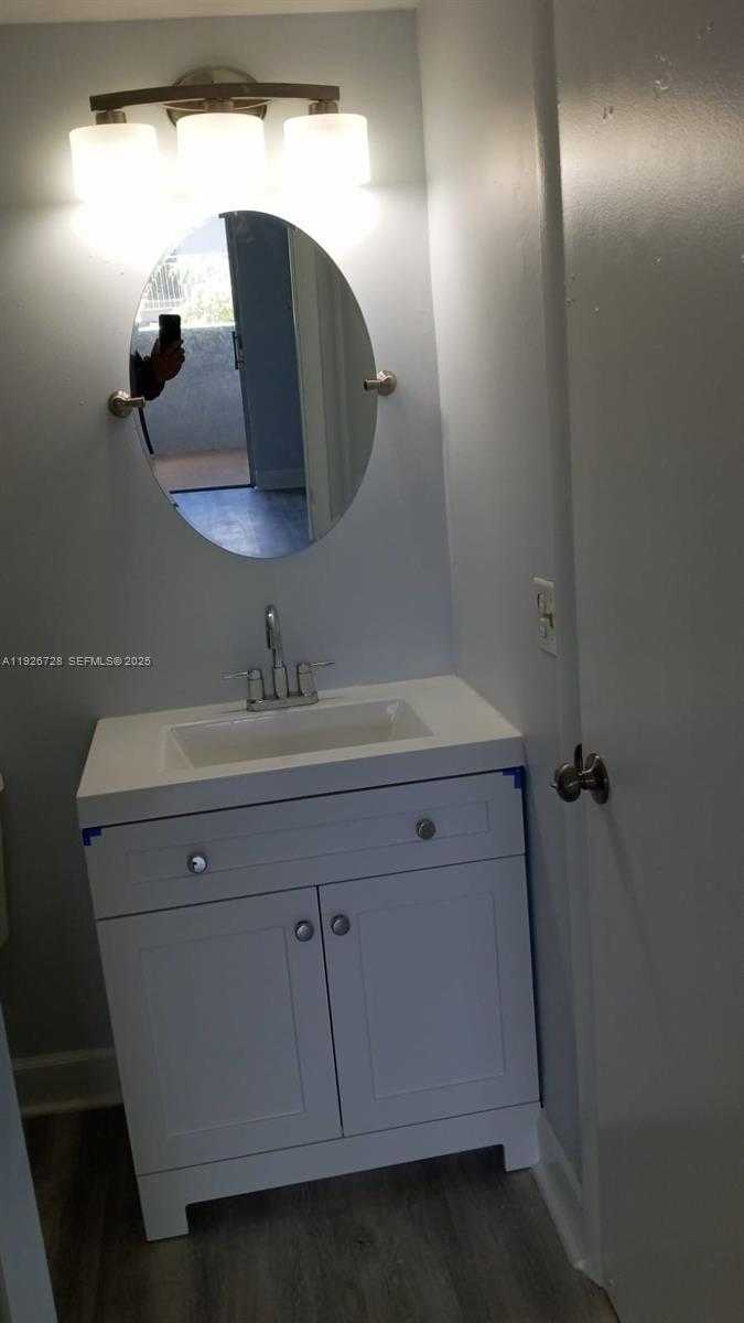 Small Image of 9375 FONTAINEBLEAU BLVD #L221, Miami Number 23