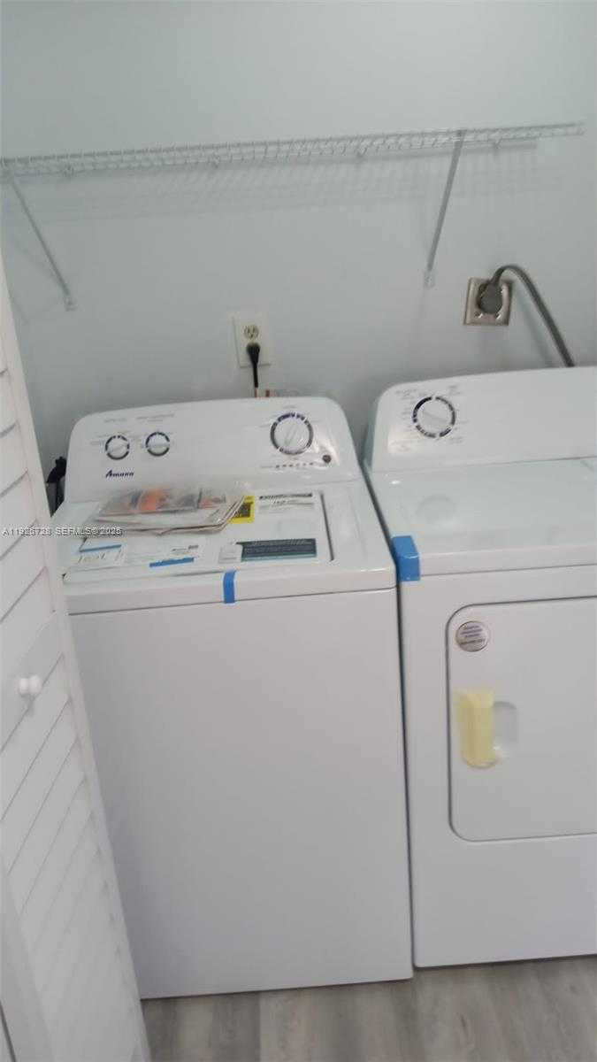 Small Image of 9375 FONTAINEBLEAU BLVD #L221, Miami Number 26