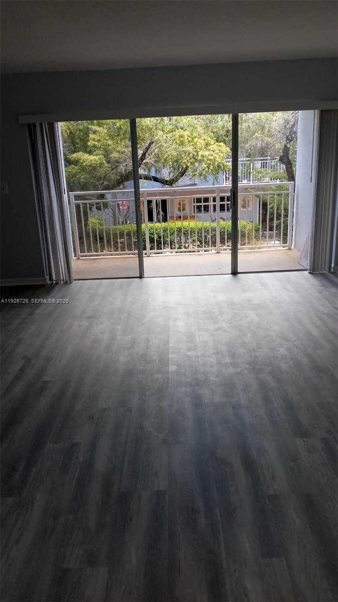 Small Image of 9375 FONTAINEBLEAU BLVD #L221, Miami Number 31