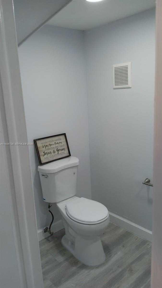 Small Image of 9375 FONTAINEBLEAU BLVD #L221, Miami Number 34