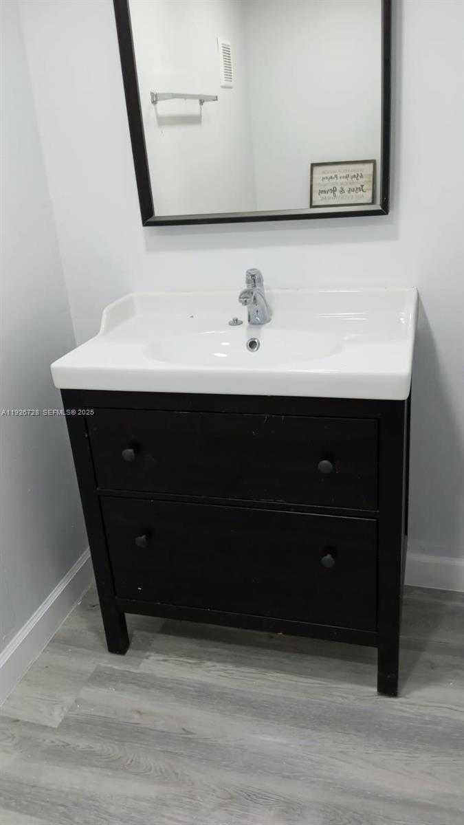 Small Image of 9375 FONTAINEBLEAU BLVD #L221, Miami Number 35