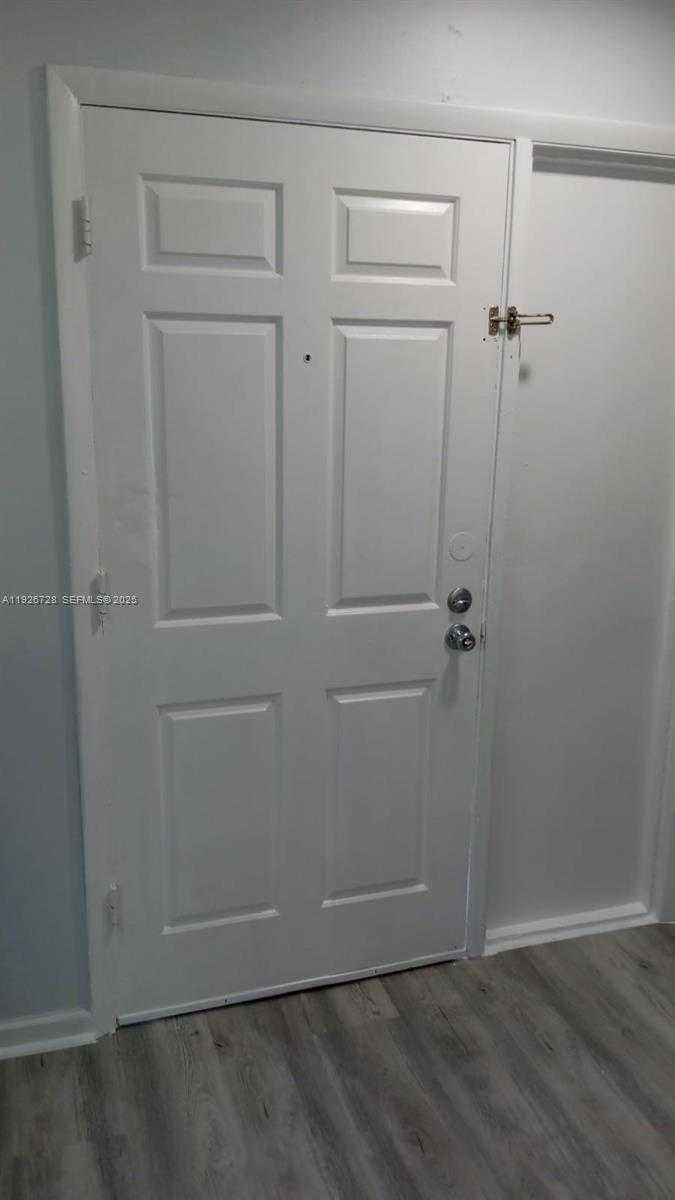 Small Image of 9375 FONTAINEBLEAU BLVD #L221, Miami Number 36