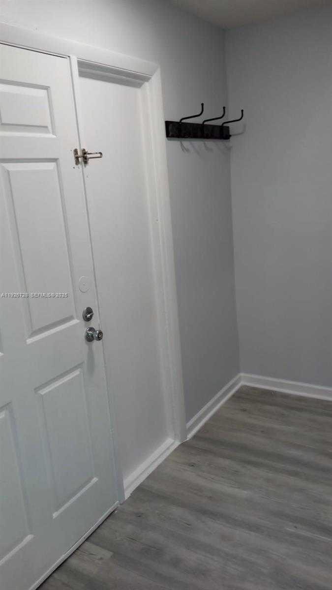 Small Image of 9375 FONTAINEBLEAU BLVD #L221, Miami Number 37