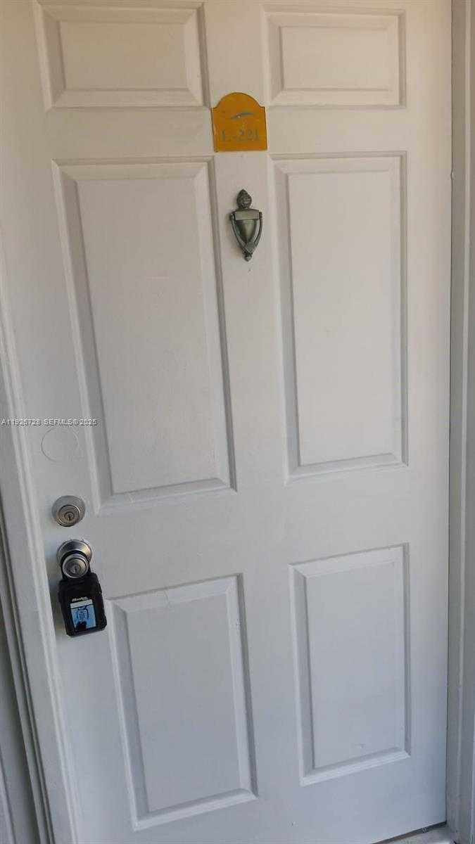 Small Image of 9375 FONTAINEBLEAU BLVD #L221, Miami Number 38