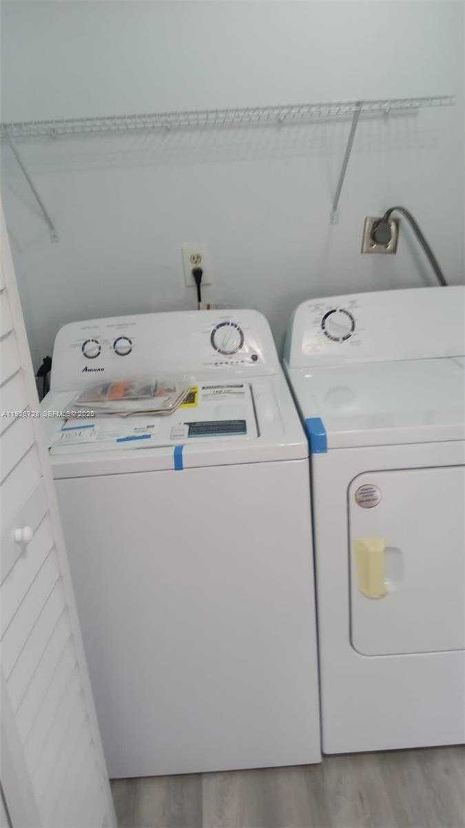 Small Image of 9375 FONTAINEBLEAU BLVD #L221, Miami Number 42