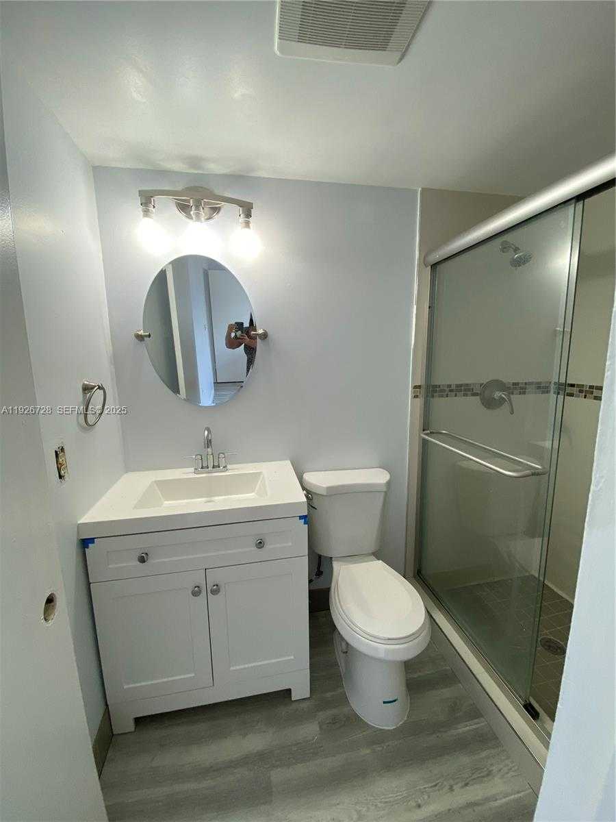 Small Image of 9375 FONTAINEBLEAU BLVD #L221, Miami Number 5