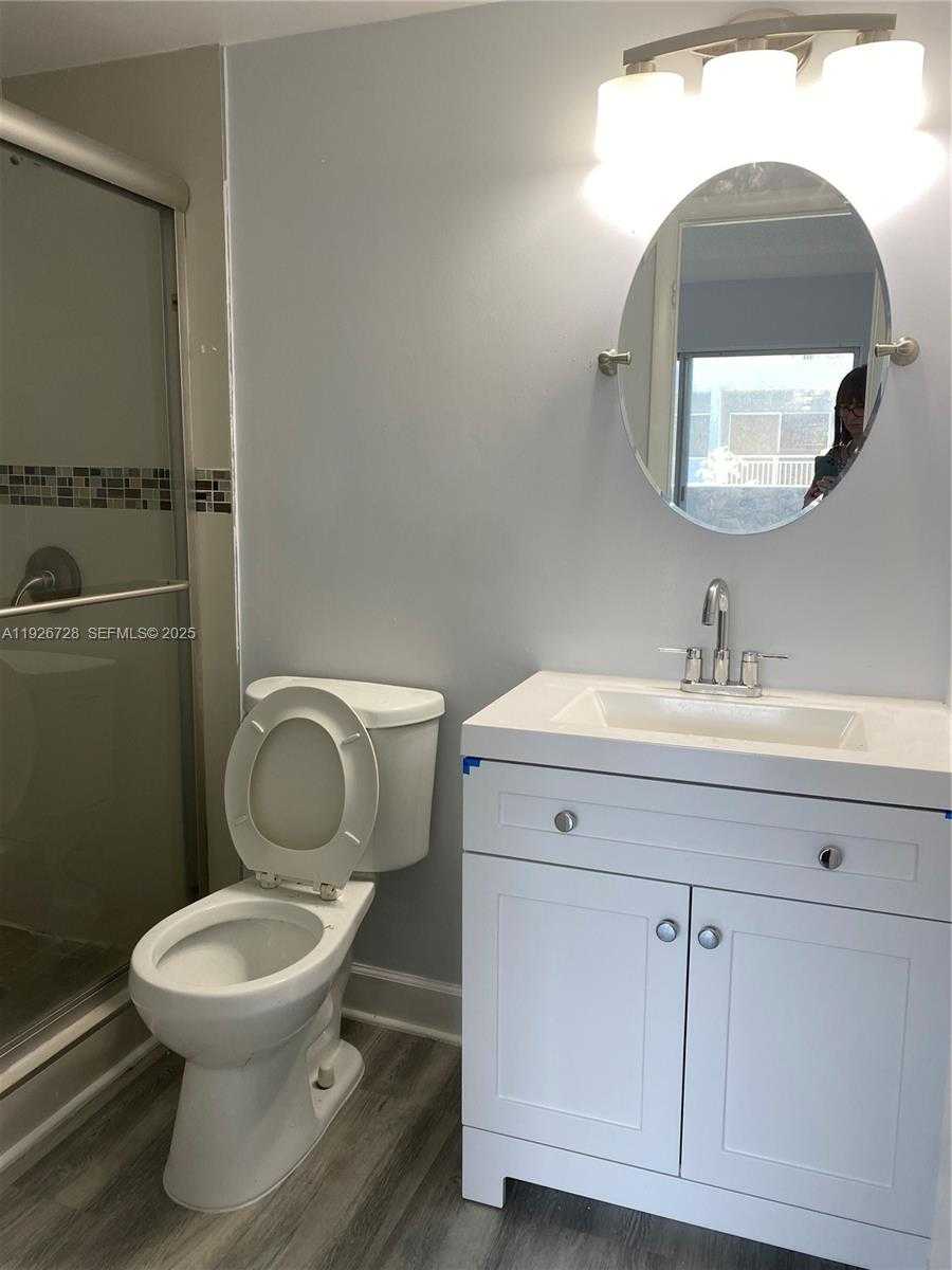 Small Image of 9375 FONTAINEBLEAU BLVD #L221, Miami Number 7