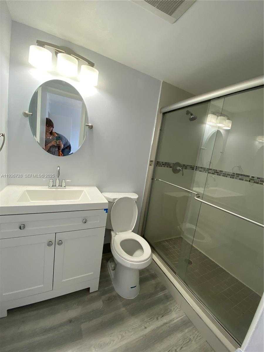 Small Image of 9375 FONTAINEBLEAU BLVD #L221, Miami Number 8