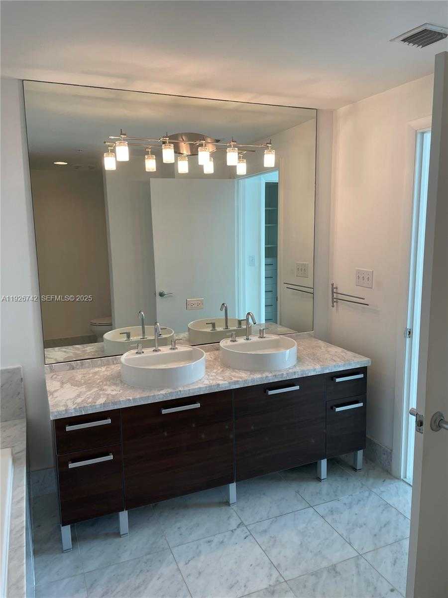 Imagen de Pequeño Objeto