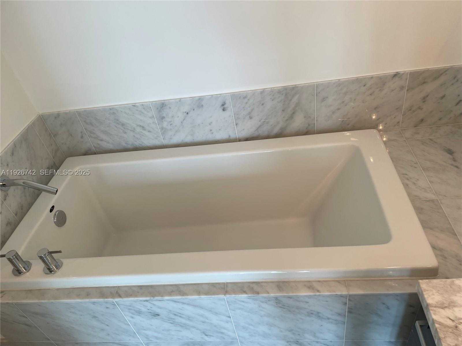 Imagen de Pequeño Objeto