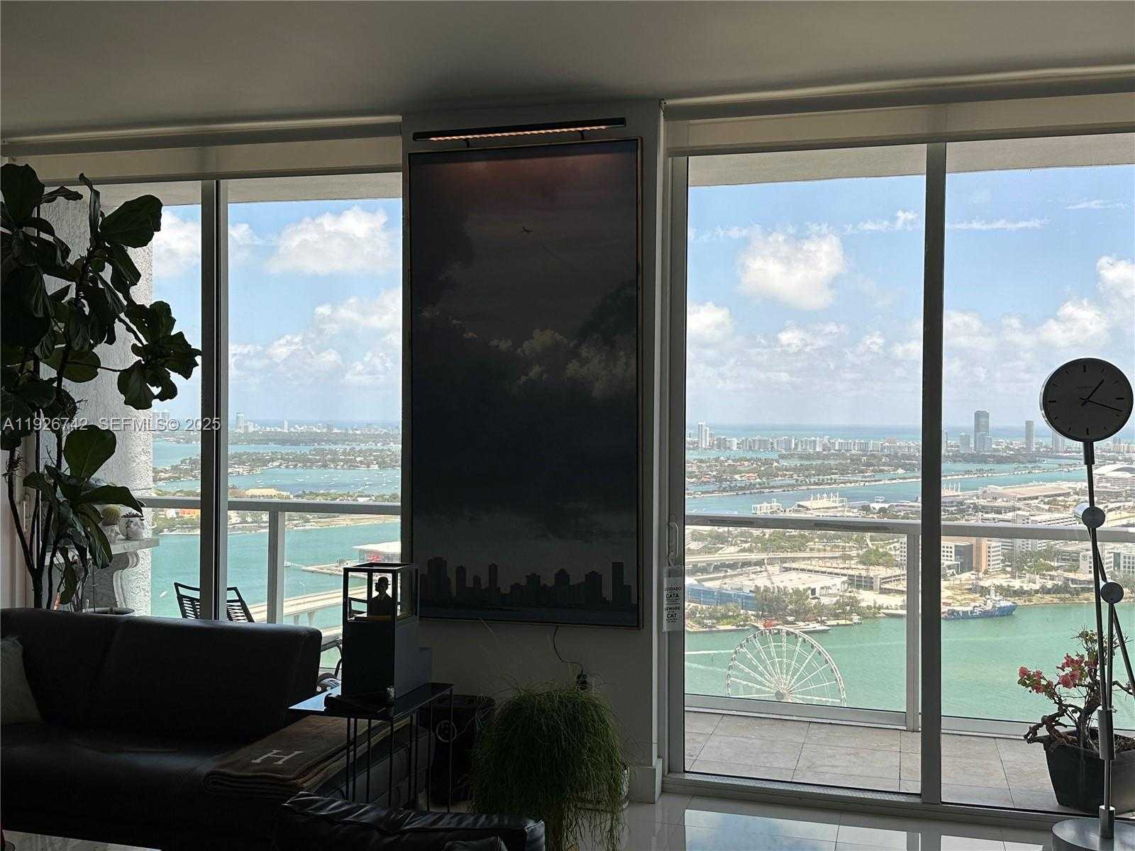 Imagen de Pequeño Objeto