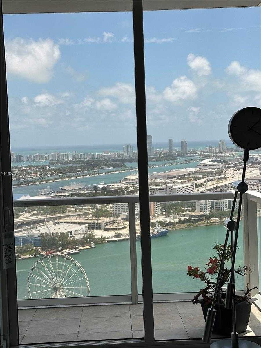 Imagen de Pequeño Objeto