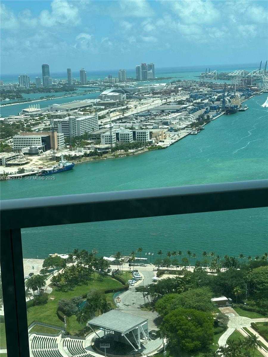 Imagen de Pequeño Objeto