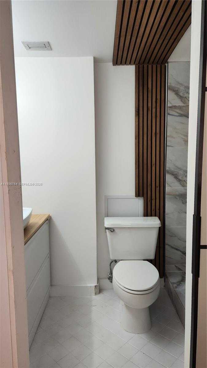 Small Image of 18051 BISCAYNE BLVD #1705, Aventura Number 18