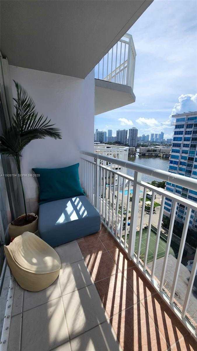 Small Image of 18051 BISCAYNE BLVD #1705, Aventura Number 21