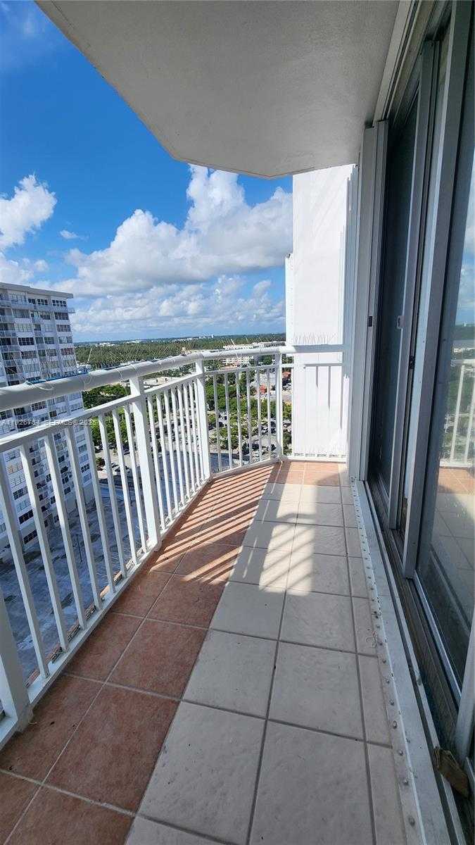 Small Image of 18051 BISCAYNE BLVD #1705, Aventura Number 23