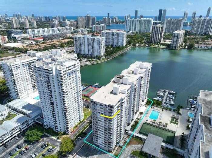 Small Image of 18051 BISCAYNE BLVD #1705, Aventura Number 26
