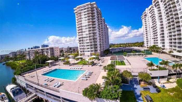 Small Image of 18051 BISCAYNE BLVD #1705, Aventura Number 27