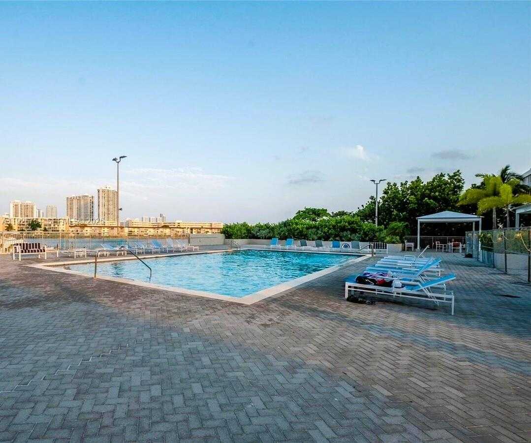 Small Image of 18051 BISCAYNE BLVD #1705, Aventura Number 29