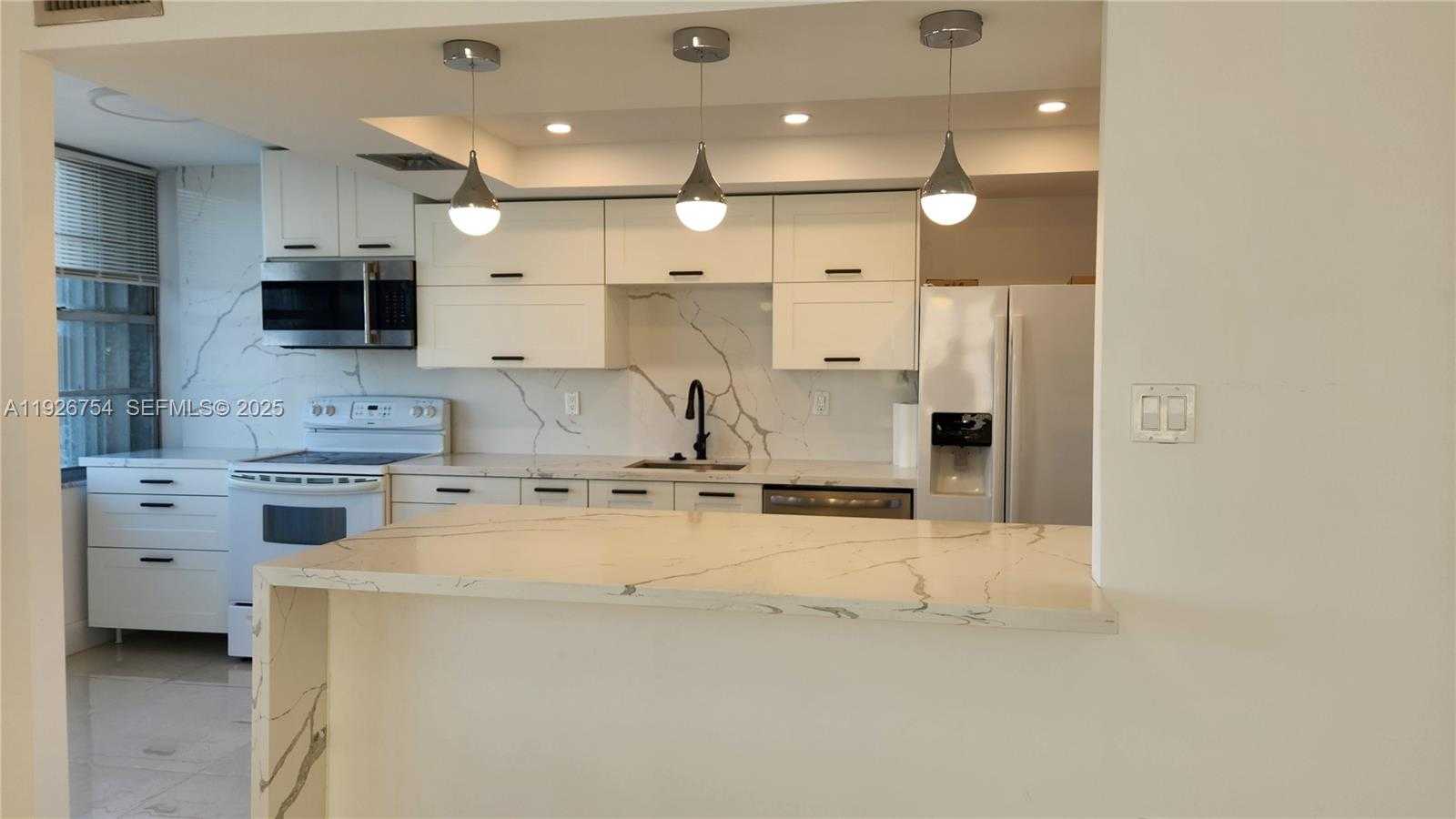 Small Image of 18051 BISCAYNE BLVD #1705, Aventura Number 3