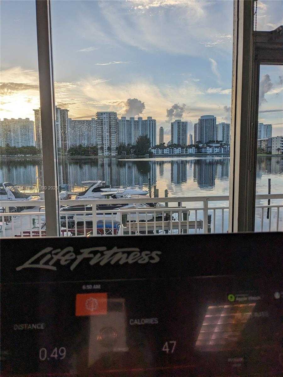 Small Image of 18051 BISCAYNE BLVD #1705, Aventura Number 33