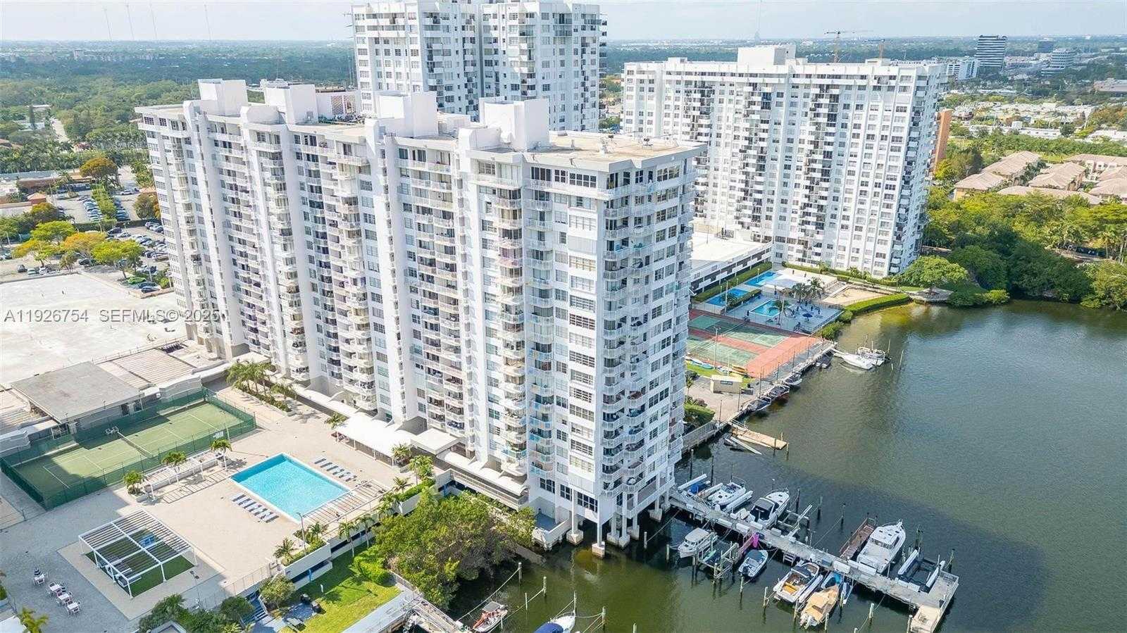Small Image of 18051 BISCAYNE BLVD #1705, Aventura Number 37