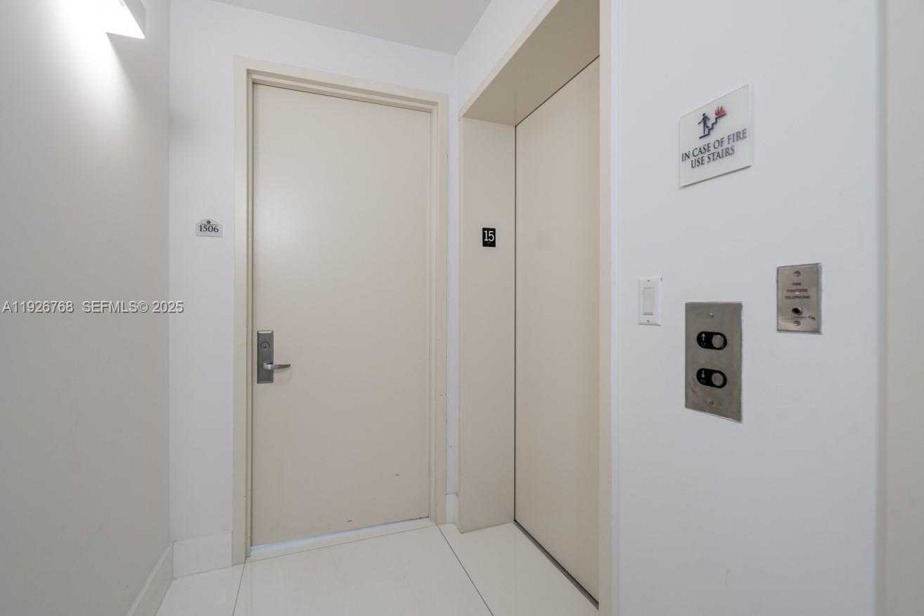 Small Image of 50 SOUTH POINTE DR #1506, Miami Beach Number 26