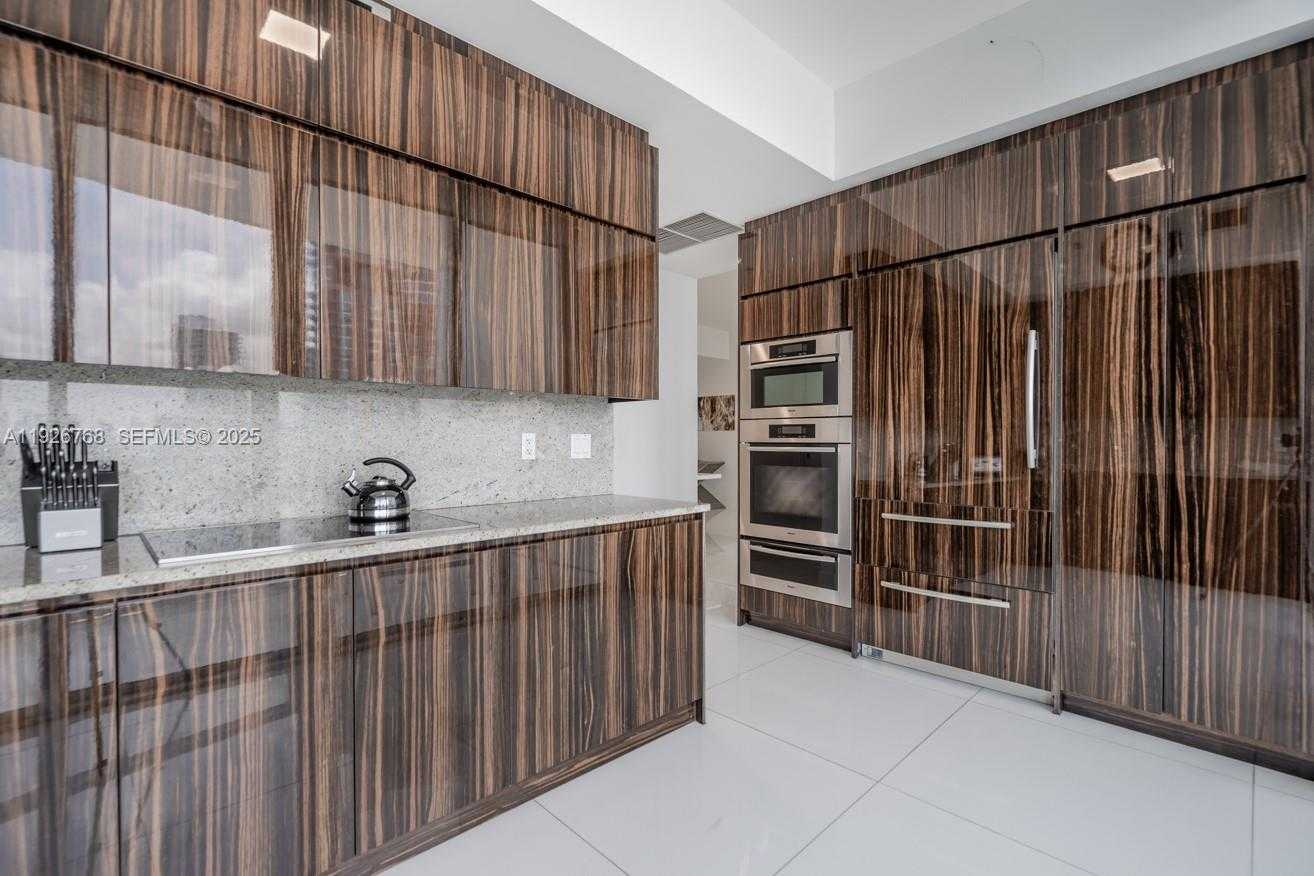 Small Image of 50 SOUTH POINTE DR #1506, Miami Beach Number 40