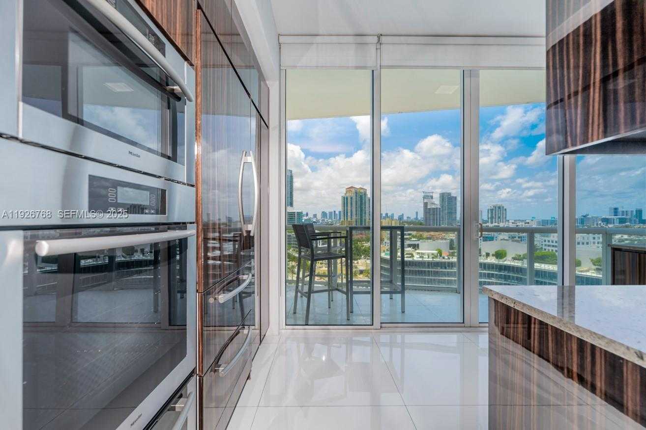 Small Image of 50 SOUTH POINTE DR #1506, Miami Beach Number 42