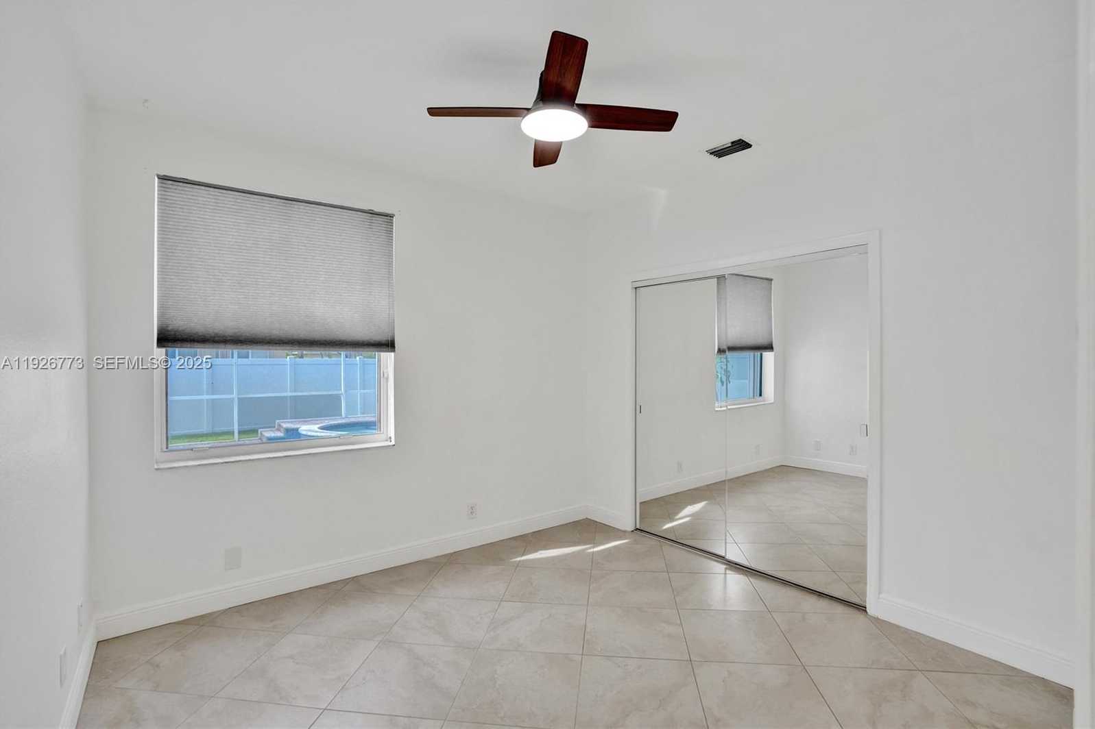 Small Image of 740 CYPRESS POINTE DR E, Pembroke Pines Number 16