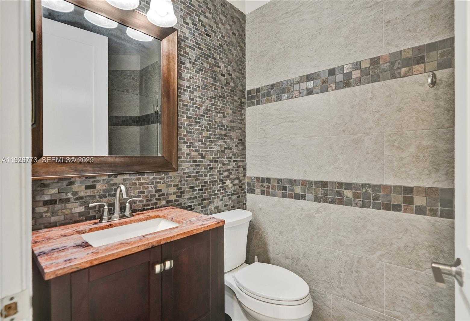 Small Image of 740 CYPRESS POINTE DR E, Pembroke Pines Number 17