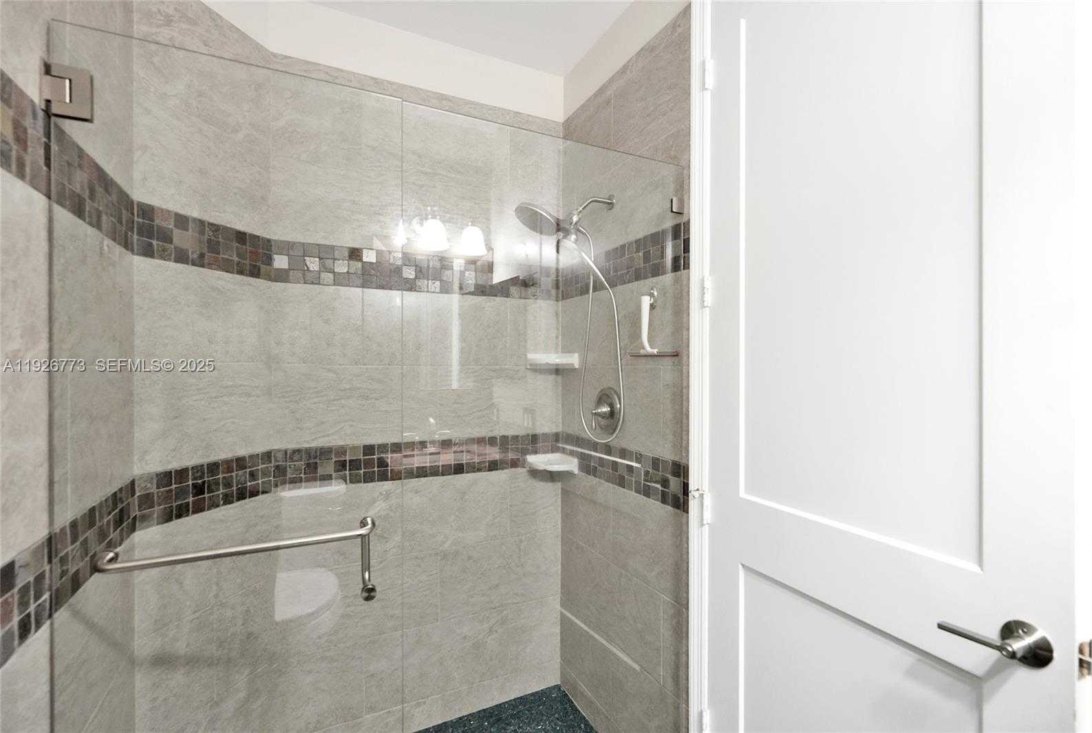 Small Image of 740 CYPRESS POINTE DR E, Pembroke Pines Number 18