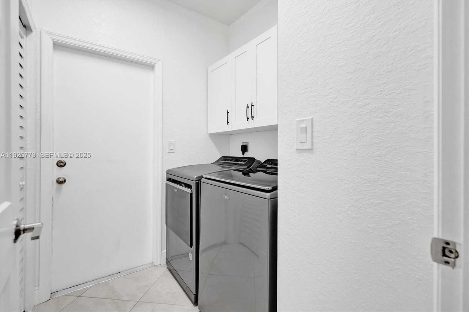 Small Image of 740 CYPRESS POINTE DR E, Pembroke Pines Number 19