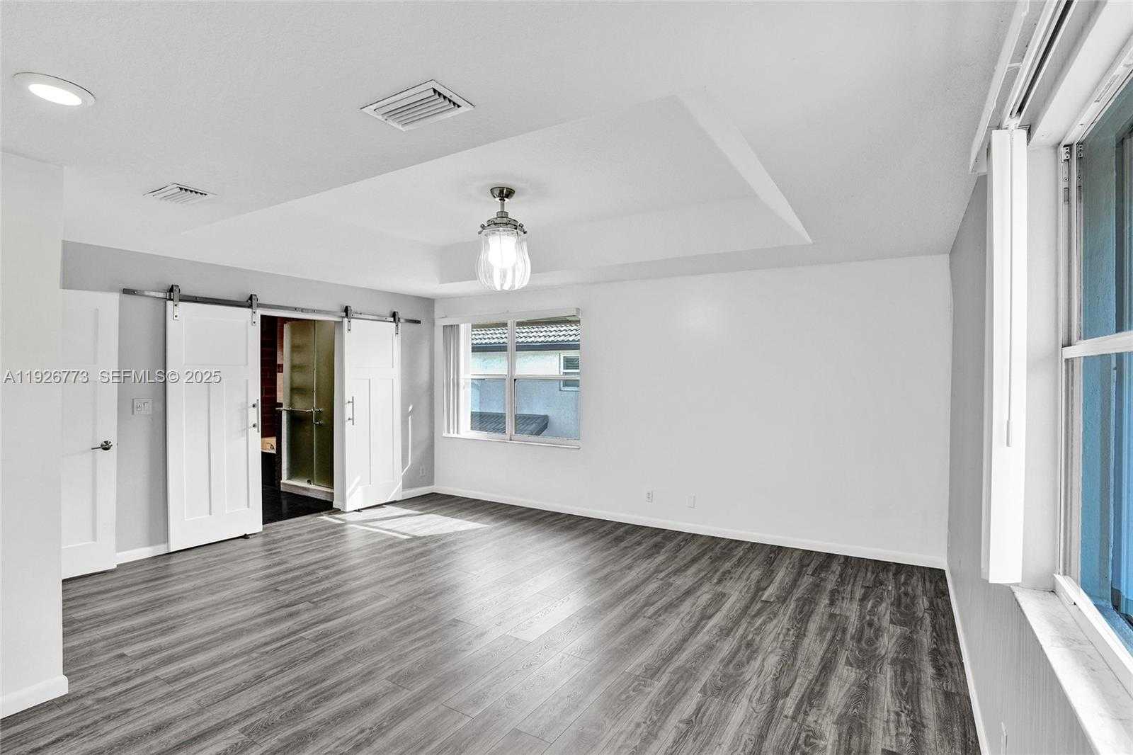 Small Image of 740 CYPRESS POINTE DR E, Pembroke Pines Number 22