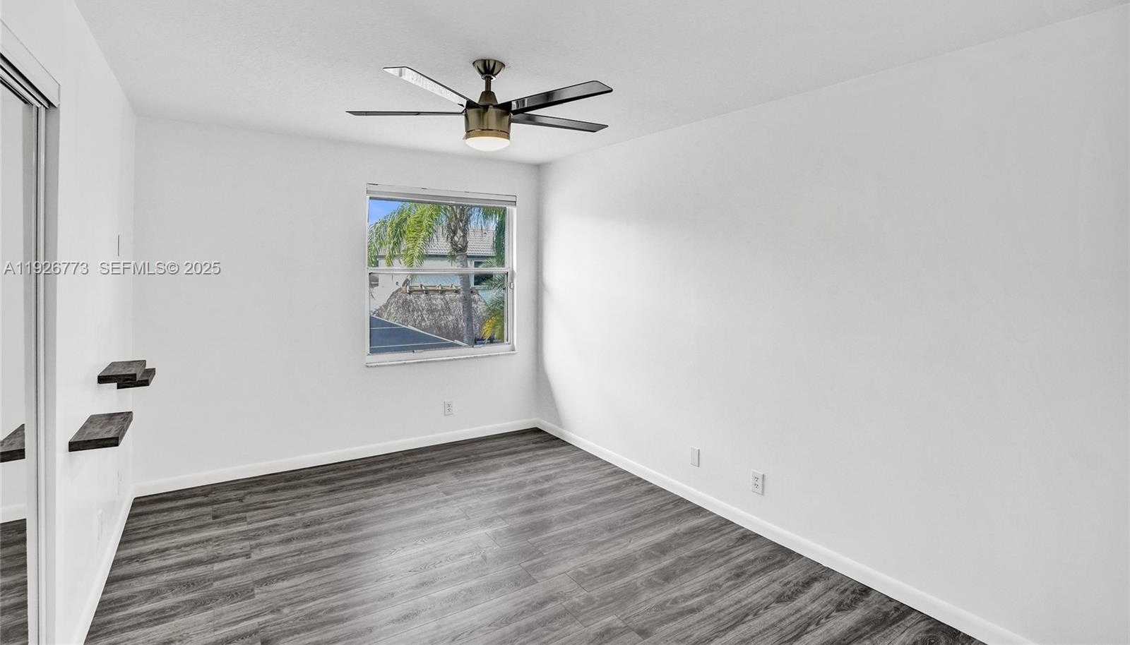 Small Image of 740 CYPRESS POINTE DR E, Pembroke Pines Number 34